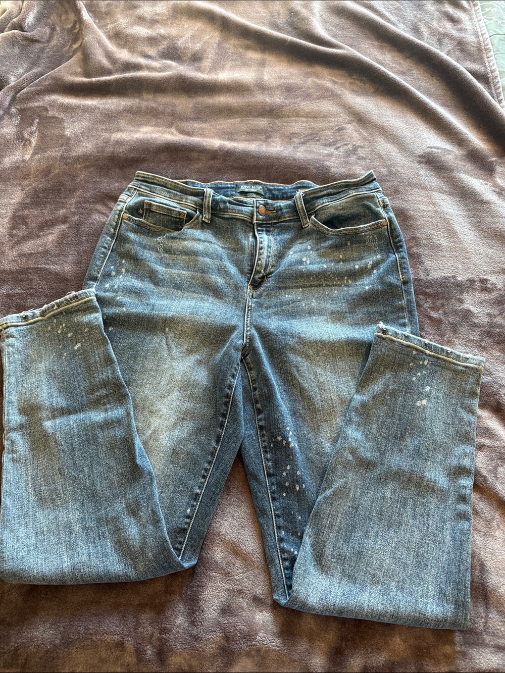 Judy Blue Straight-Leg Jeans in Distressed Blue Wash